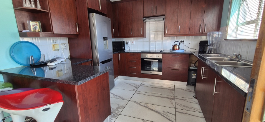 4 Bedroom Property for Sale in Parklands Western Cape